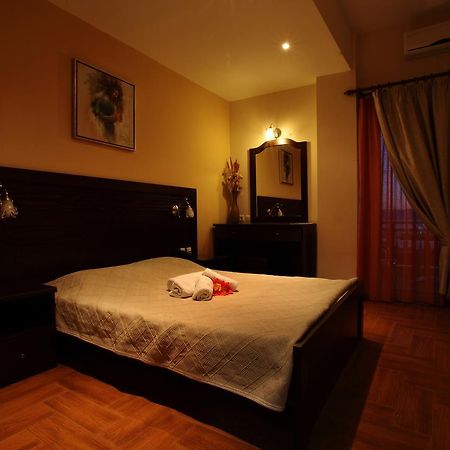 Pantheon Hotel & Suites Nerotriviá Zimmer foto